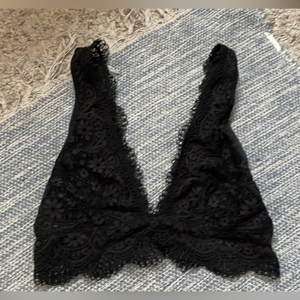 Victoria’s Secret Black Lace Bralette Size Small